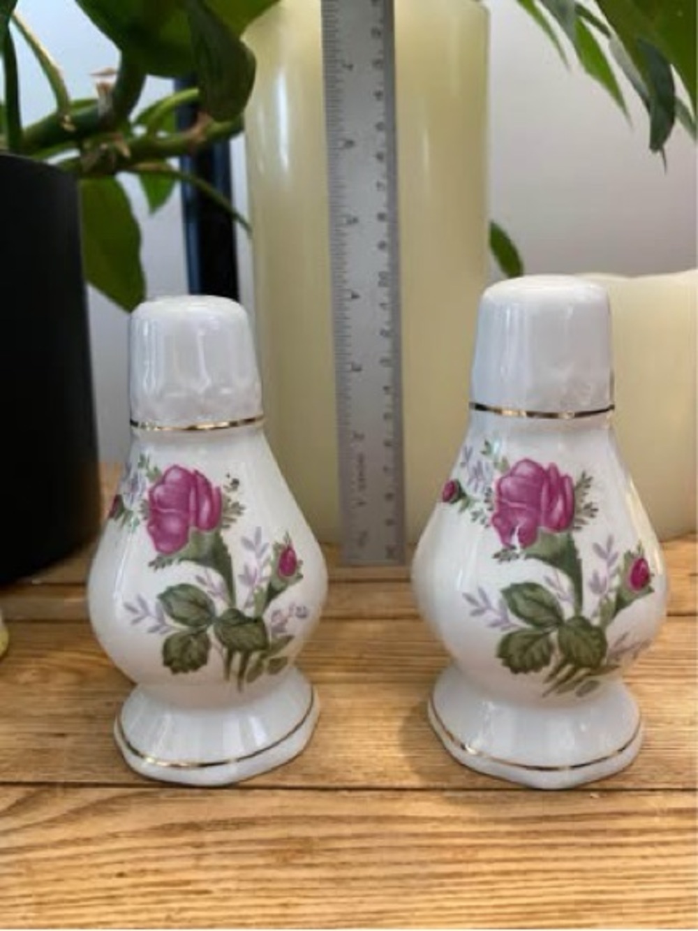Vintage Ceramic Porcelain Pink Rose Salt & Pepper Shakers Gold Trim Floral